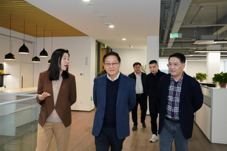 省住建廳原副廳長(zhǎng)、國(guó)際綠建聯(lián)盟執(zhí)行主席、江蘇省人民政府參事室特聘專家劉大威一行蒞臨城發(fā)設(shè)計(jì)考察指導(dǎo)